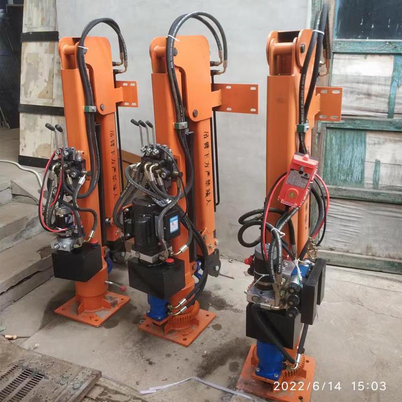 竹塘乡重汽蓝牌随车吊 3.2吨 国六动力强 液压驱动 农用自卸起重机